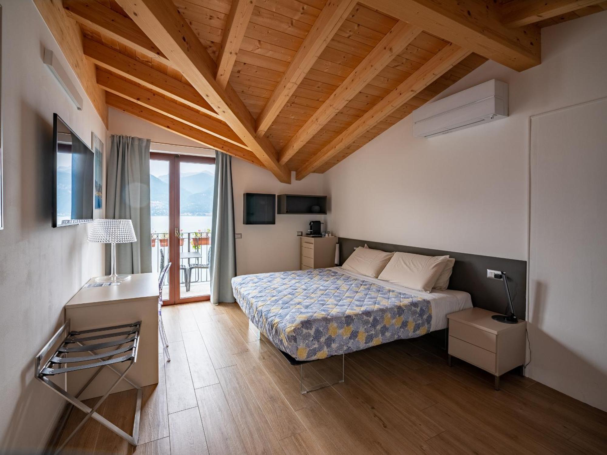 Double Room Lake View